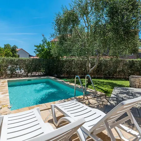 Lovely In With Outdoor Swimming Pool *