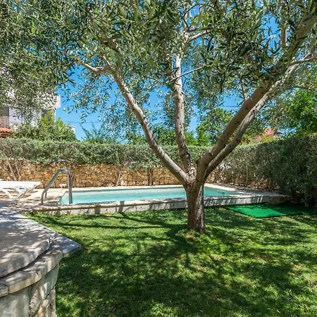 Lovely In With Outdoor Swimming Pool Apartment Bibinje